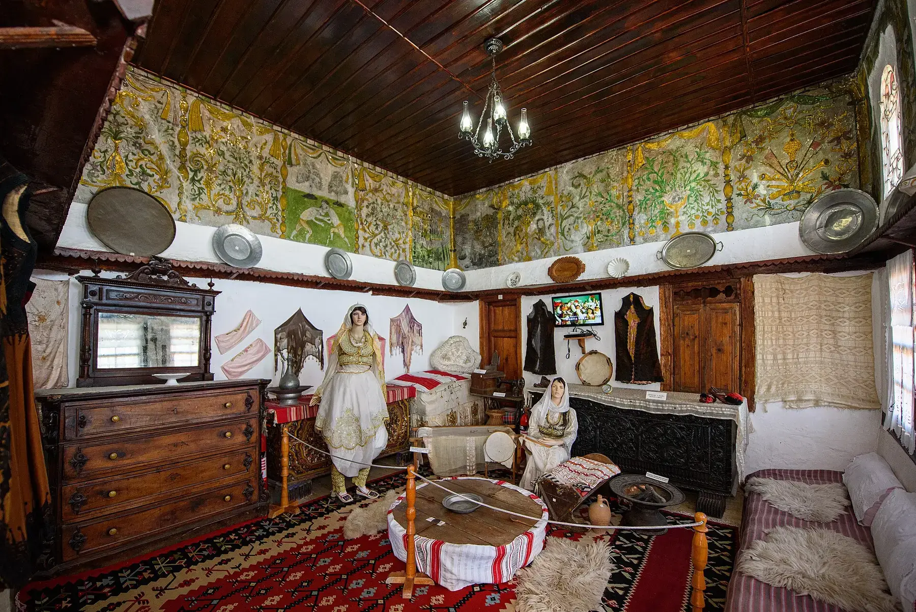 A furnished Ottoman room