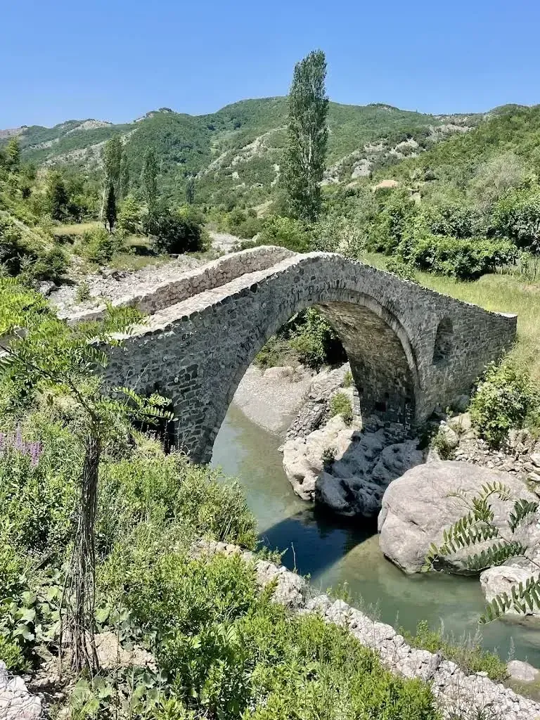 Osmanische Brücken-Spaziergang — photo 2, Krujë Albania