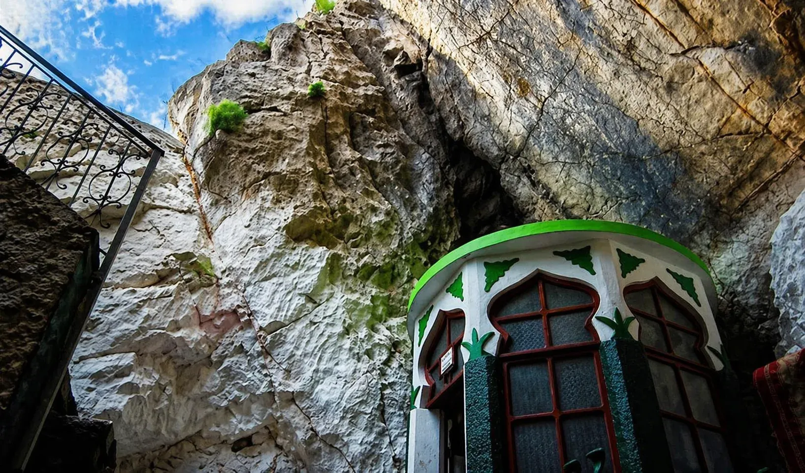Holy Cave of Sari Salltik & Mountain Views — guided tour in Krujë, Albania